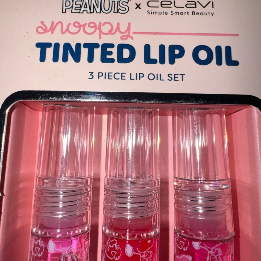 Celavi Snoopy Tinted Lip Oil Set - Picture 3 of 3